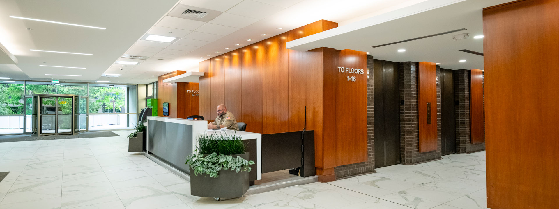 400-West-Capitol-Security-Desk